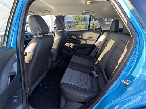 New 2025 Chevrolet Trax LT w/ Driver Confidence Package FWD image 6