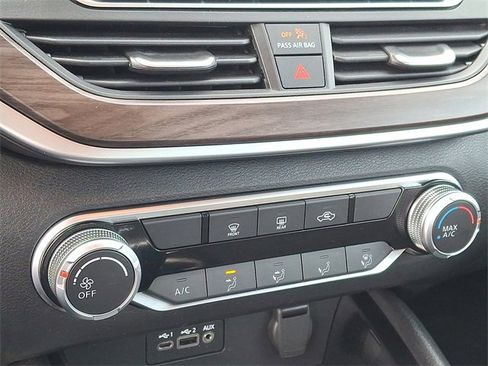 Used 2024 Nissan Altima 2.5 SV image 15