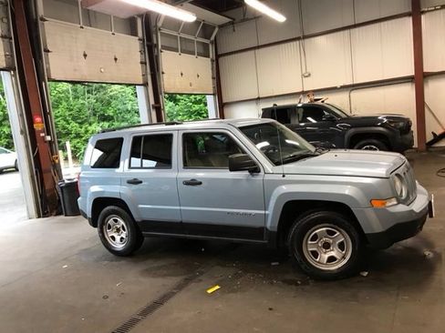 Used 2013 Jeep Patriot Sport FWD image 3