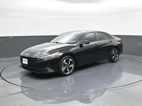 Used 2023 Hyundai Elantra SEL w/ Convenience Package FWD image 1