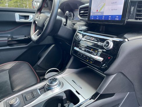 Used 2022 Ford Explorer ST-Line AWD/4WD image 14