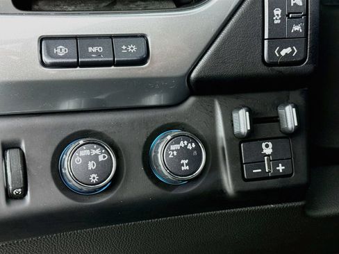 Used 2018 Chevrolet Tahoe Premier AWD/4WD image 11