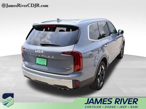Used 2023 Kia Telluride S AWD/4WD image 5