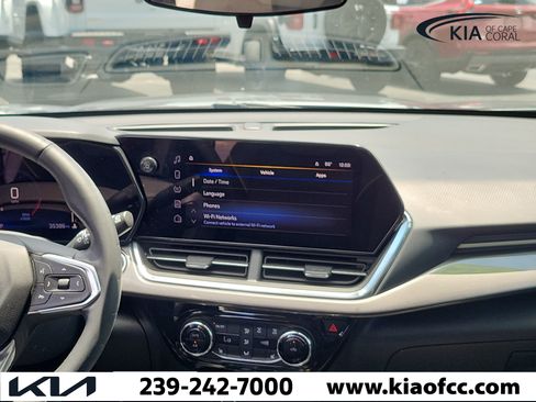 Used 2025 Chevrolet Trax ACTIV w/ Driver Confidence Package FWD image 18