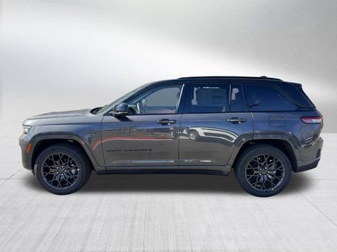 New 2025 Jeep Grand Cherokee Summit image 8