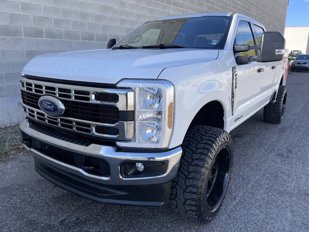 Used 2024 Ford F250 XLT w/ FX4 Off-Road Package AWD/4WD image 11