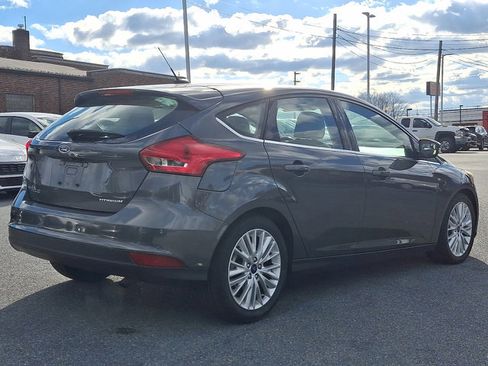 Used 2017 Ford Focus Titanium image 4