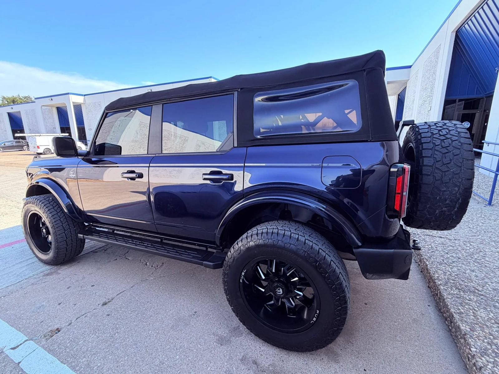 Used 2021 Ford Bronco Outer Banks AWD/4WD image 3