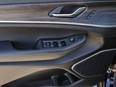 New 2026 Jeep Grand Cherokee Limited RWD image 15