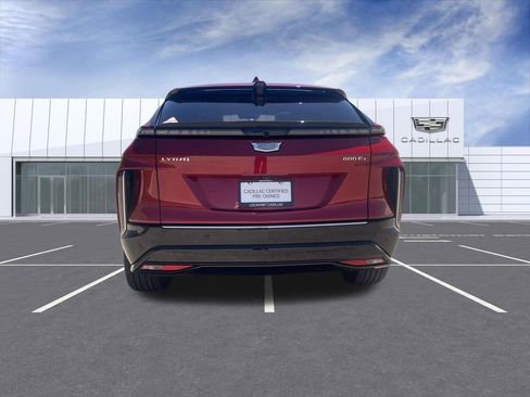 Certified 2025 Cadillac Lyriq Luxury AWD/4WD image 7