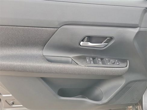 New 2025 Nissan Kicks SV image 15