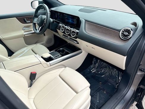 Used 2021 Mercedes-Benz GLA 250 w/ Premium Package image 13