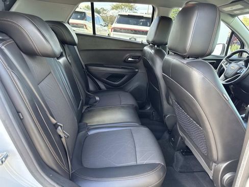 Used 2019 Chevrolet Trax LT w/ LT Convenience Package image 23