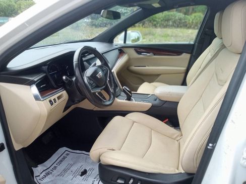 Used 2017 Cadillac XT5 Luxury image 11