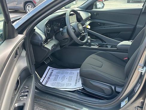 New 2025 Hyundai Elantra SEL image 7