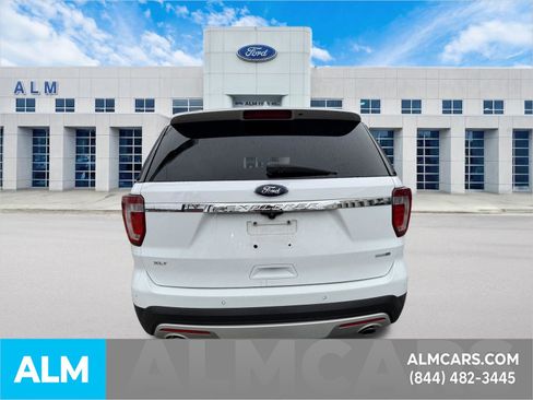 Used 2016 Ford Explorer XLT image 9