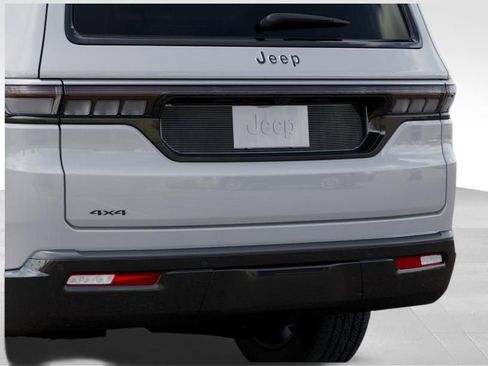 New 2026 Jeep Grand Wagoneer 4WD image 15