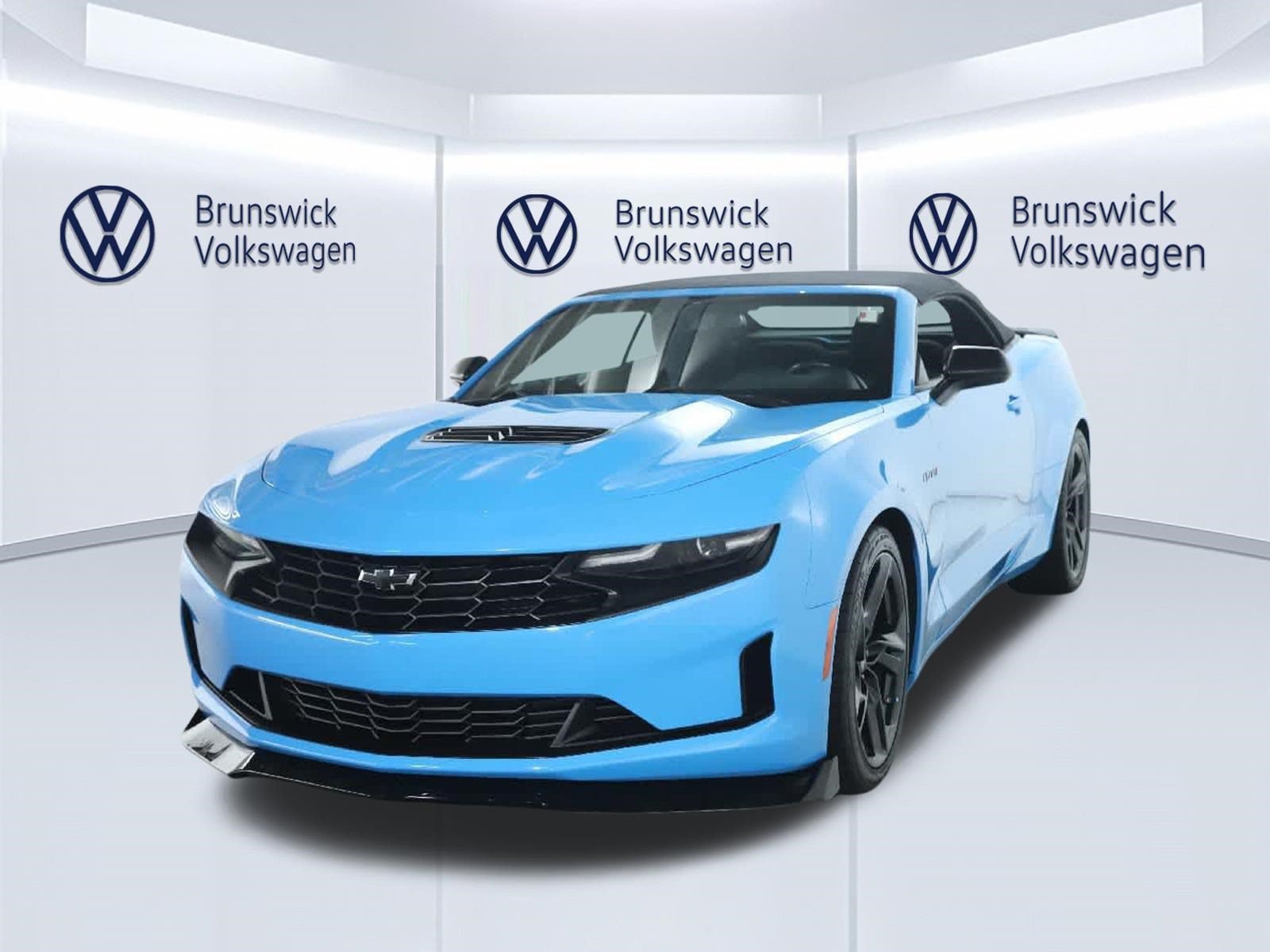 Used 2022 Chevrolet Camaro LT RWD image 1