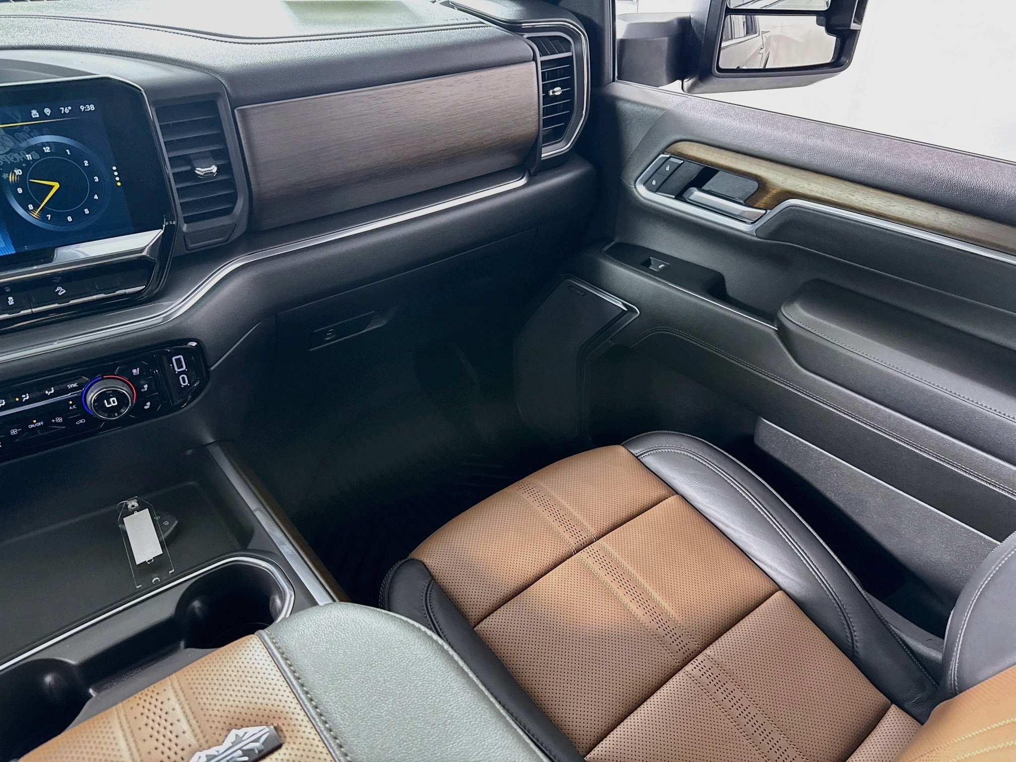 Used 2025 Chevrolet Silverado 3500 High Country w/ High Country Premium Package AWD/4WD image 27