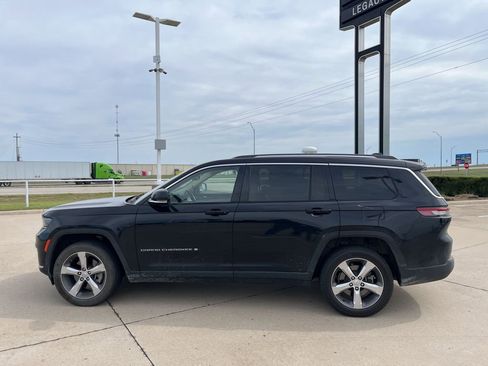 Used 2021 Jeep Grand Cherokee L Limited image 3