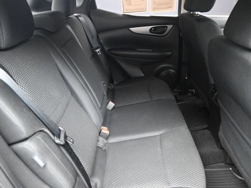 Used 2022 Nissan Rogue Sport S FWD image 15
