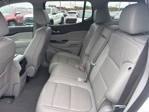 Used 2023 GMC Acadia SLT FWD image 29