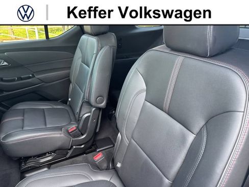 Used 2023 Chevrolet Traverse RS AWD/4WD image 17