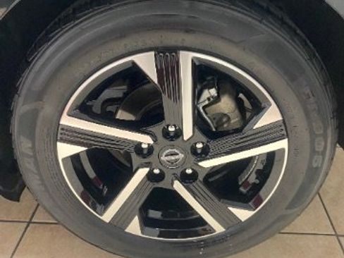 Used 2024 Nissan Sentra SV image 31