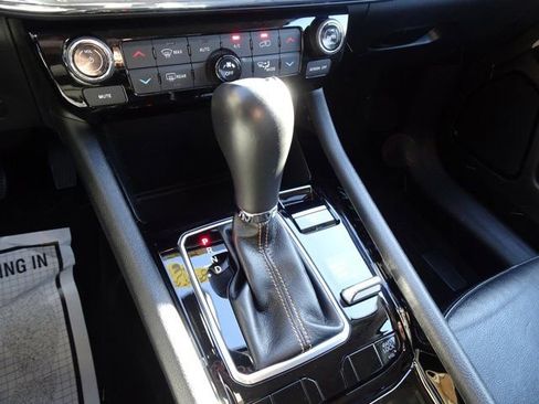 Used 2022 Jeep Compass Limited image 17