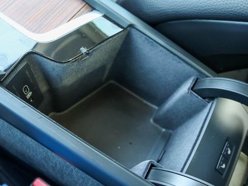 Used 2023 Volvo XC60 B5 Plus w/ Climate Package image 24