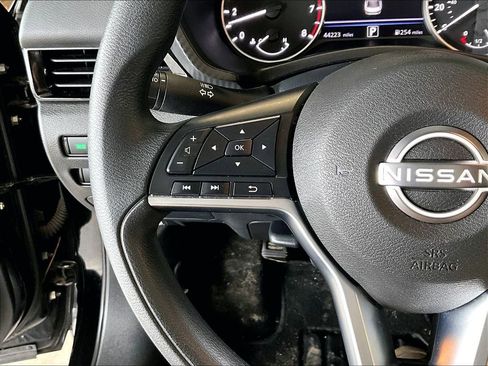 Used 2024 Nissan Sentra SV image 23