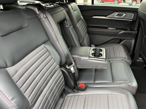 New 2026 Ford Explorer ST-Line w/ ST-Line Street Pack image 15