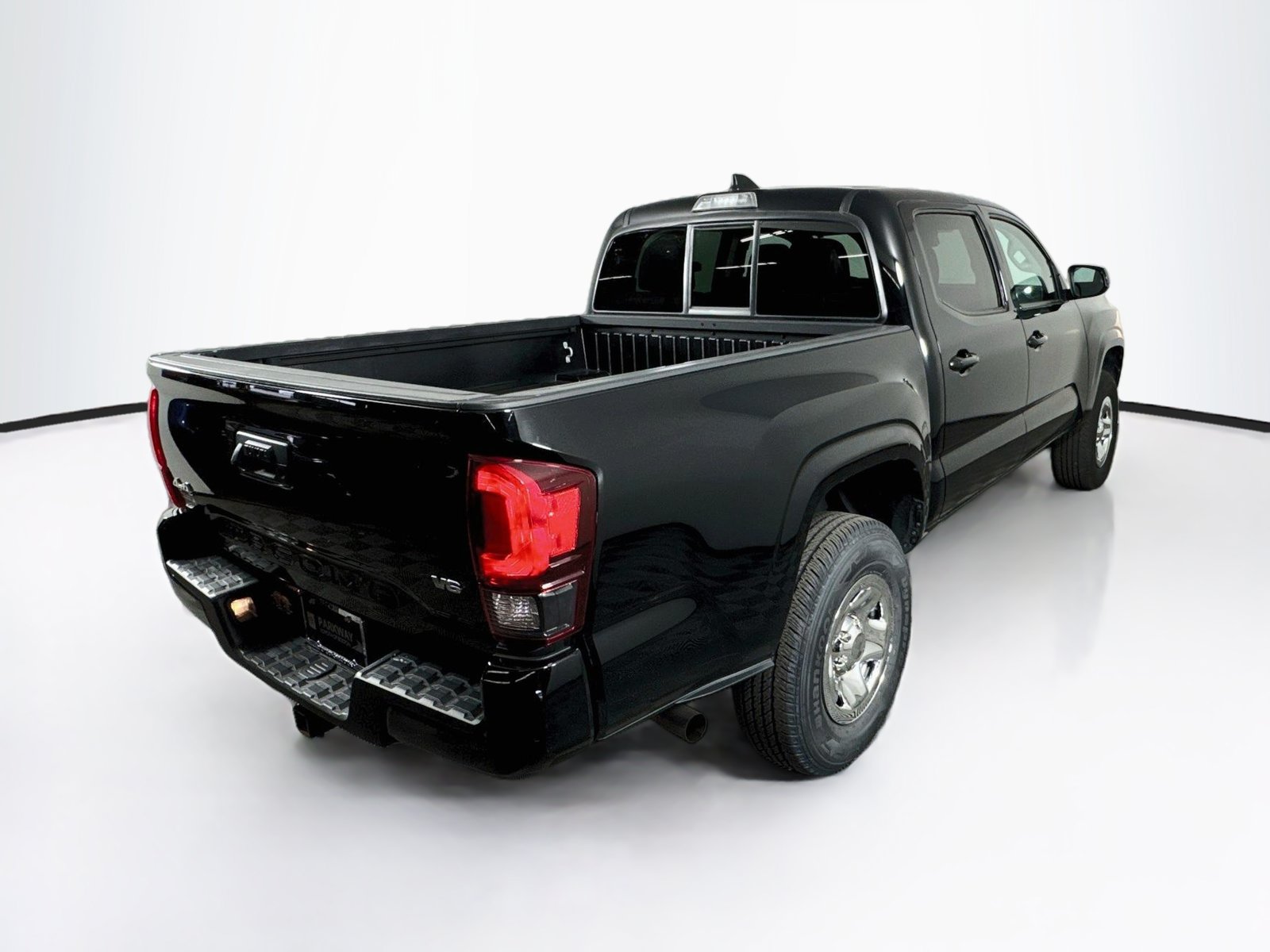 Certified 2023 Toyota Tacoma SR AWD/4WD image 7