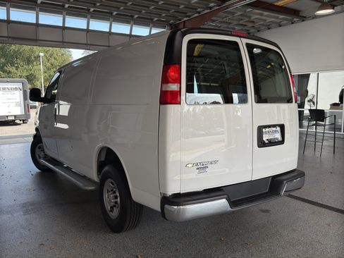 Used 2024 Chevrolet Express 2500 w/ Driver Convenience Package image 6