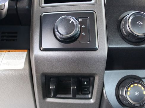 Used 2022 Ford F550 4x4 Crew Cab Super Duty w/ Power Equipment Group image 26