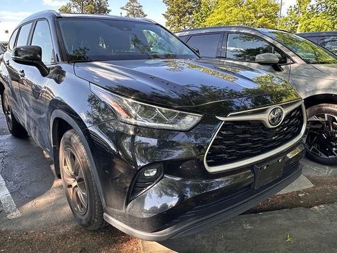 Used 2023 Toyota Highlander Bronze Edition AWD/4WD image 24