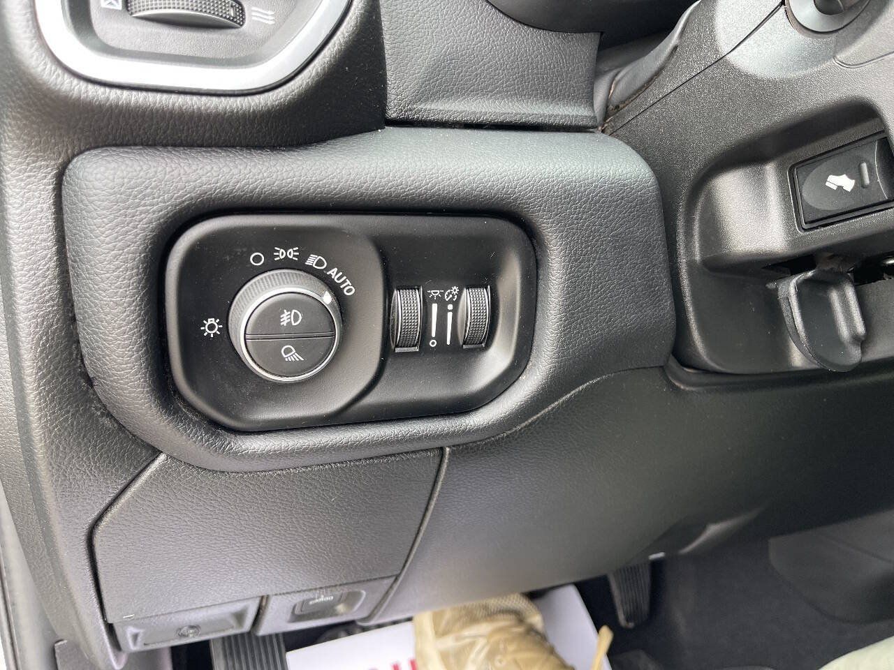 Used 2026 RAM 2500 Laramie AWD/4WD image 16