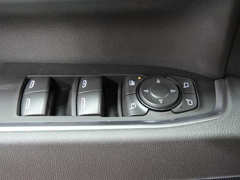 New 2025 GMC Sierra 2500 SLE w/ SLE Value Package; image 23