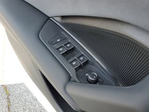 New 2026 Volkswagen Tiguan SE R-Line AWD/4WD image 31