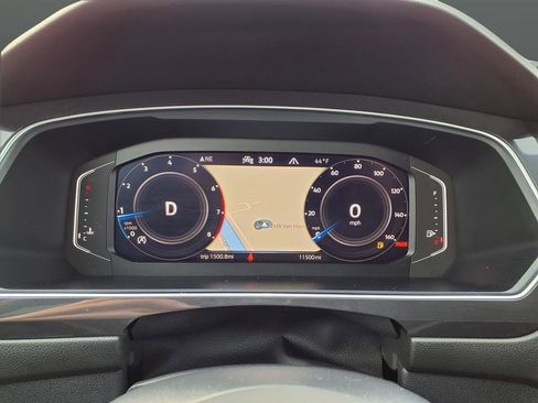 Used 2024 Volkswagen Tiguan SEL R-Line image 36