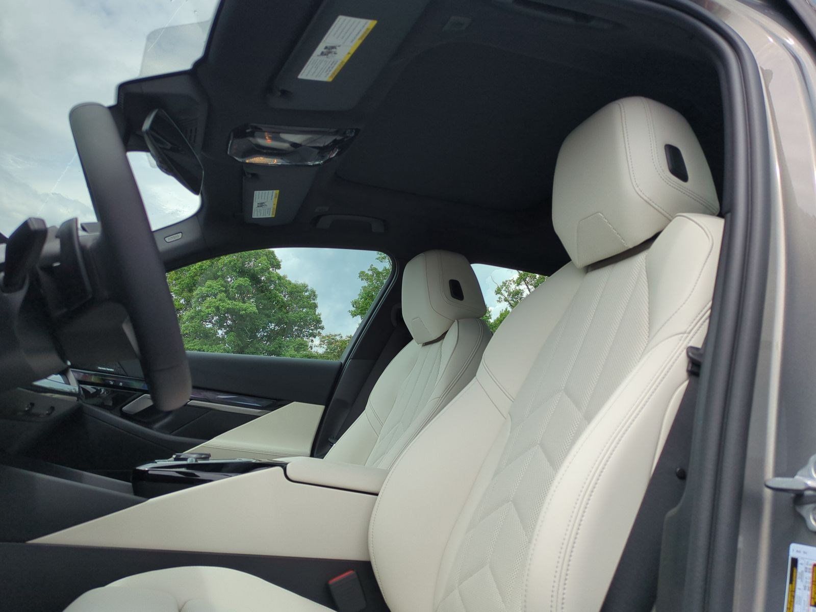 New 2027 BMW 530i w/ Premium Package RWD image 16