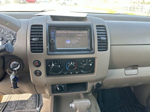 Used 2005 Nissan Frontier SE w/ (P01) Power Pkg image 13