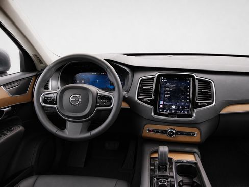 Used 2024 Volvo XC90 B5 Plus AWD/4WD image 20