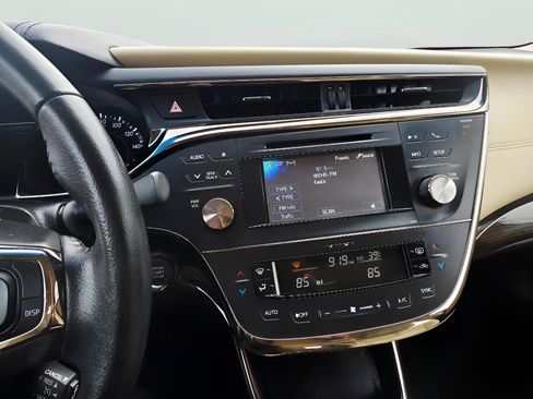 Used 2013 Toyota Avalon XLE image 28