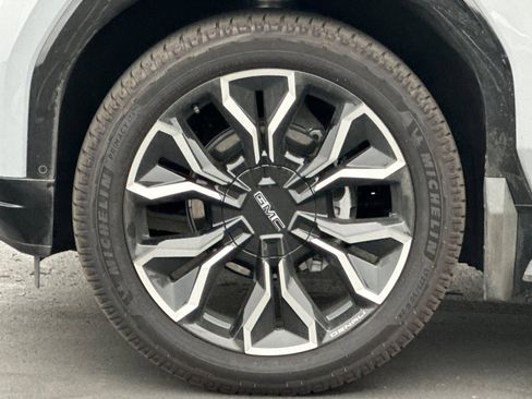 Used 2025 GMC Sierra EV Denali image 44