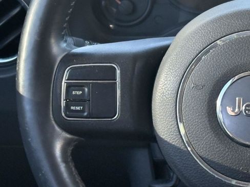 Used 2017 Jeep Patriot Sport w/ Power Value Group AWD/4WD image 7