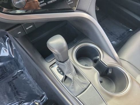 Used 2021 Toyota Camry SE image 28