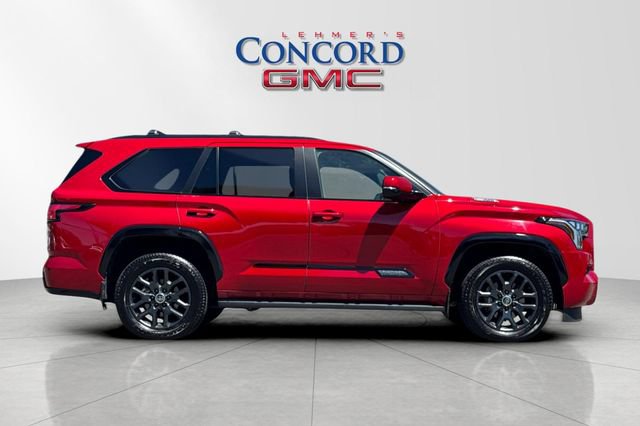 Used 2024 Toyota Sequoia Platinum AWD/4WD image 3