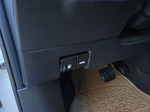 Used 2024 Nissan Kicks SV image 18