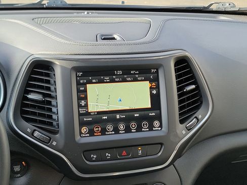 Used 2023 Jeep Cherokee Altitude Lux image 17